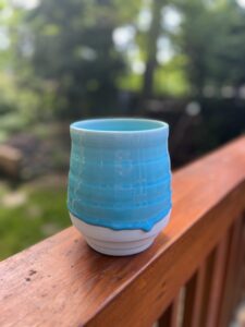 Porcelain vase with icebreaker glaze